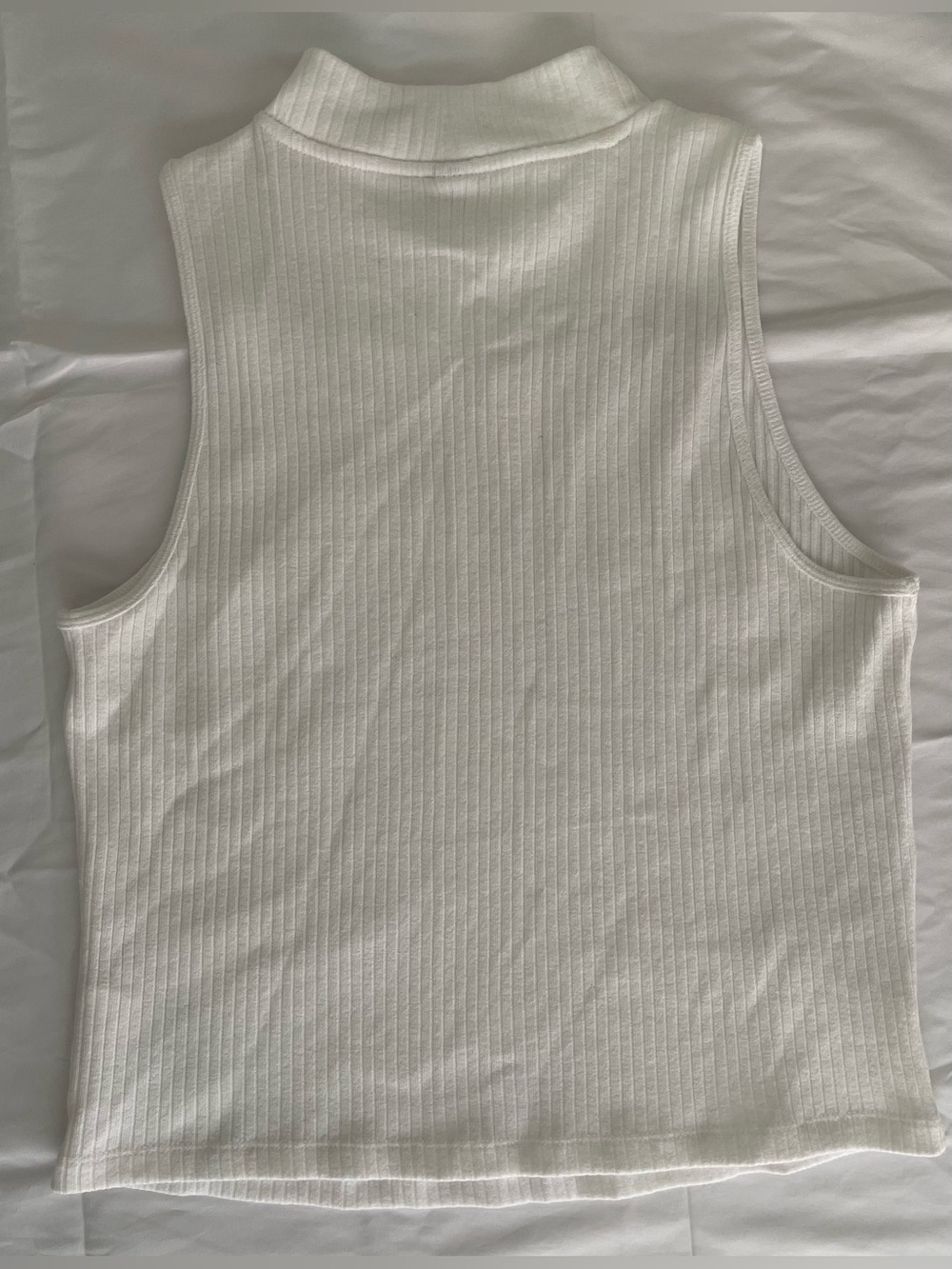 Old Navy White Ribbed Mock Neck Tank - Picture 3 of 3